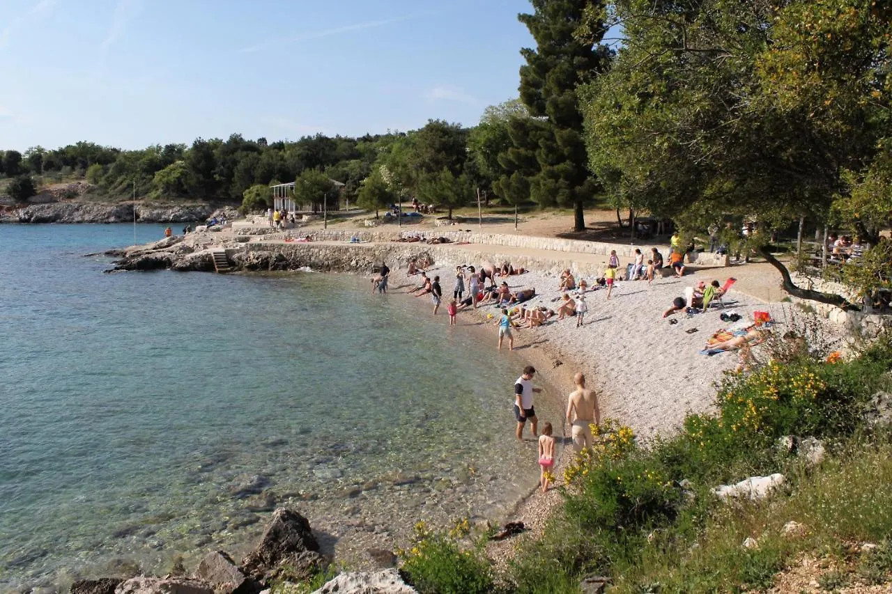Apartments With A Parking Space Pinezici, Krk - 18967 Vrh  0*, Vrh (Krk) Croazia