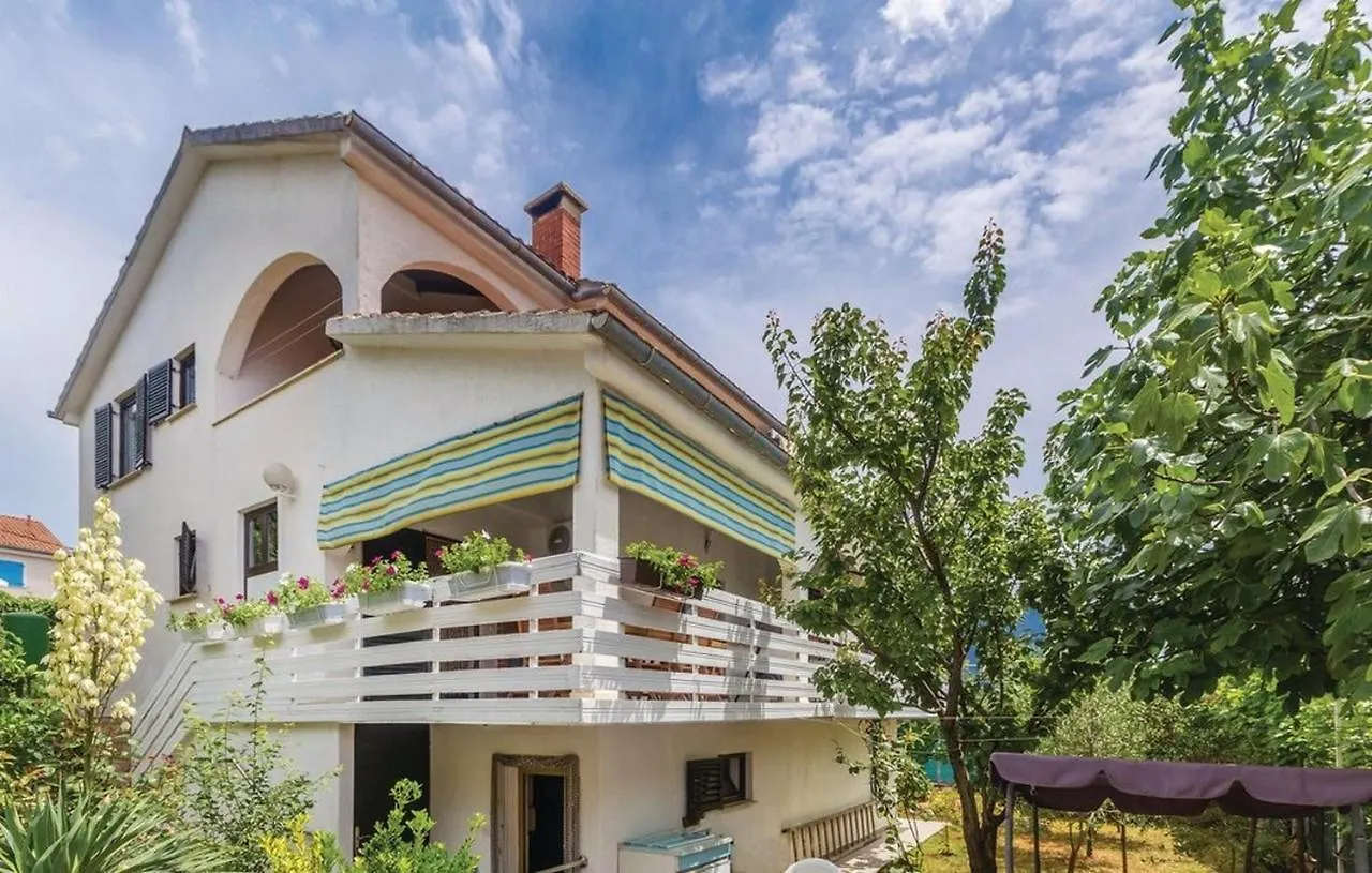 Apartments With A Parking Space Pinezici, Krk - 18967 Vrh