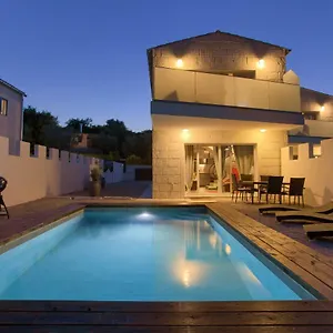  Villa Pax
